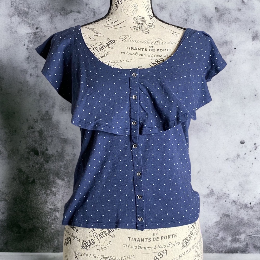 🍓 4 for$25 American Eagle, sweet off the shoulder (or on) polka dot baby tee